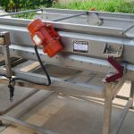 Full Automatic Vibrate Frying Carrot Fries Oil Removing Machine